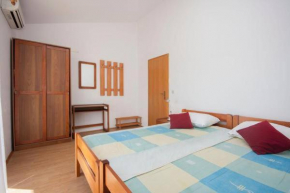 Apartments Maretic
